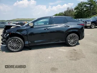 2023 Lexus RZ 450e Premium z VIN JTJAAAAB9PA013516, wystawiony jako Copart lot #58725784 z przebiegiem 571 mil mil oraz Szkoda całkowita • Salvage title. Historia ofert i sprzedaży dostępna na DreamBid. Obrazek 11.