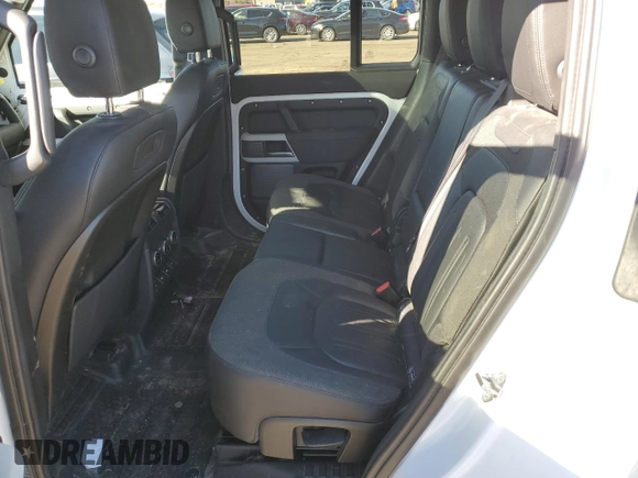 2020 Land Rover Defender SE z VIN SALEPEEU1L2017840, wystawiony jako Copart lot #79827314 z przebiegiem 63 973 mil mil oraz Czysty tytuł • Clean title. Historia ofert i sprzedaży dostępna na DreamBid. Obrazek 11.