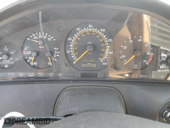 1991 Mercedes-Benz 500 z VIN WDBFA66E8MF020155, wystawiony jako Copart lot #46239855 z przebiegiem Nie podano mil oraz Tytuł czysty. Historia ofert i sprzedaży dostępna na DreamBid. Obrazek 9.