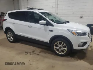 2019 Ford Escape SE z VIN 1FMCU9GD9KUA05798, wystawiony jako Copart lot #55701735 z przebiegiem 140 797 mil mil oraz Tytuł czysty. Historia ofert i sprzedaży dostępna na DreamBid. Obrazek 4.