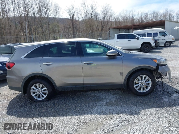 2019 Kia Sorento L with VIN 5XYPG4A32KG512687, listed as a IAAI auction lot 41857401 with 108,483 mi miles. Bid and sale history available at carsss.com. Image 13.