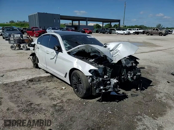 2020 BMW 5 Series 530i z VIN WBAJR3C01LWW68055, wystawiony jako Copart lot #56959985 z przebiegiem Nie podano mil oraz Nie do naprawy • Non repairable. Historia ofert i sprzedaży dostępna na DreamBid. Obrazek 13.