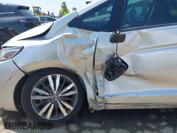 2015 Honda Fit EX с VIN 3HGGK5G80FM742312, выставлен на аукционе IAAI как лот 42184945 с пробегом 113 885 миль миль и . История ставок и продаж доступна на DreamBid. Изображение 6.