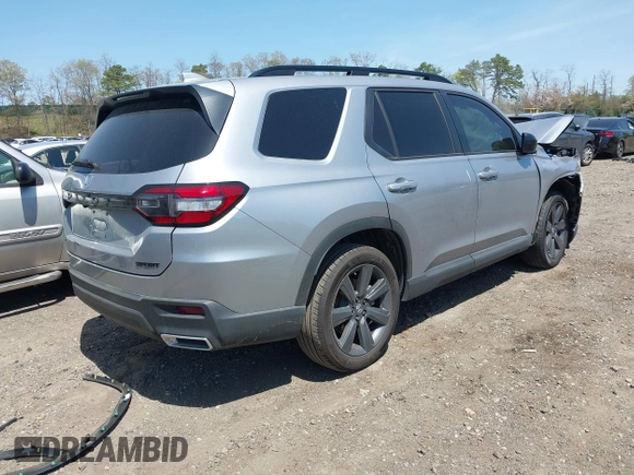 2025 Honda Pilot Sport z VIN 5FNYG1H38SB017782, wystawiony jako IAAI lot #42128117 z przebiegiem 11 920 mil mil oraz . Historia ofert i sprzedaży dostępna na DreamBid. Obrazek 4.