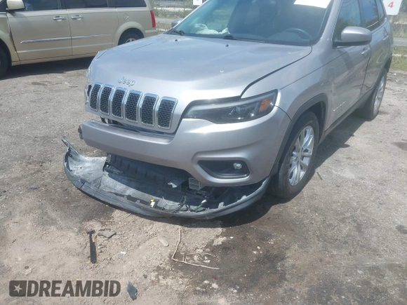 2019 Jeep Cherokee Latitude with VIN 1C4PJLCB7KD114583, listed as a IAAI auction lot 41908161 with 42,286 mi miles. Bid and sale history available at carsss.com. Image 6.