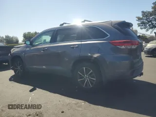 2019 Toyota Highlander SE z VIN 5TDJZRFH5KS605448, wystawiony jako Copart lot #61974075 z przebiegiem 81 636 mil mil oraz Szkoda całkowita • Salvage title. Historia ofert i sprzedaży dostępna na DreamBid. Obrazek 2.