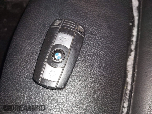 2011 BMW 3 Series 328i xDrive with VIN WBAKF5C58BE395799, listed as a IAAI auction lot 41580621 with 110,547 mi miles. Bid and sale history available at carsss.com. Image 11.