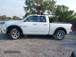 2016 Ram 1500 Big Horn z VIN 1C6RR6GT7GS101591, wystawiony jako IAAI lot #41857788 z przebiegiem 63 211 mil mil oraz . Historia ofert i sprzedaży dostępna na DreamBid. Obrazek 14.