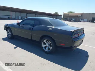 2016 Dodge Challenger SXT Plus z VIN 2C3CDZAG4GH184435, wystawiony jako IAAI lot #42162973 z przebiegiem 168 495 mil mil oraz . Historia ofert i sprzedaży dostępna na DreamBid. Obrazek 3.
