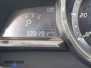 2016 Scion iA z VIN 3MYDLBZV6GY138680, wystawiony jako IAAI lot #42240425 z przebiegiem 100 191 mil mil oraz . Historia ofert i sprzedaży dostępna na DreamBid. Obrazek 15.