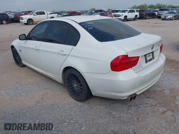 2011 BMW 3 Series 328i xDrive with VIN WBAPK7C54BA970601, listed as a IAAI auction lot 41893561 with 183,043 mi miles. Bid and sale history available at carsss.com. Image 3.