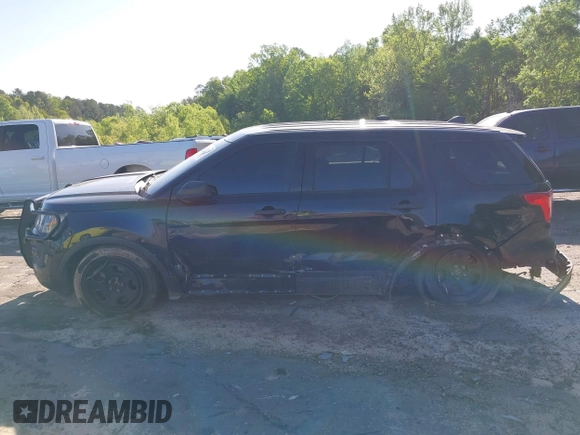 2019 Ford Police Interceptor Utility z VIN 1FM5K8AT0KGA31584, wystawiony jako IAAI lot #42011705 z przebiegiem 145 304 mil mil oraz . Historia ofert i sprzedaży dostępna na DreamBid. Obrazek 14.