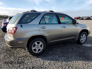 2000 Lexus RX 300 with VIN JT6GF10U0Y0063995, listed as a Copart auction lot 83748684 with Not Provided miles and Non Repairable. Bid and sale history available at carsss.com. Image 3.