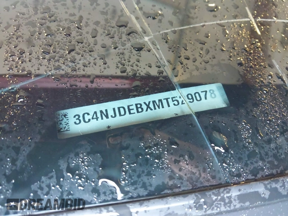 2021 Jeep Compass 80th Anniversary with VIN 3C4NJDEBXMT529078, listed as a IAAI auction lot 42322941 with Not provided miles and . Bid and sale history available at DreamBid. Image 9.