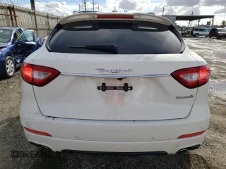 2017 Maserati Levante with VIN ZN661XUS2HX224996, listed as a Copart auction lot 81621103 with 75,779 mi miles. Bid and sale history available at carsss.com. Image 6.