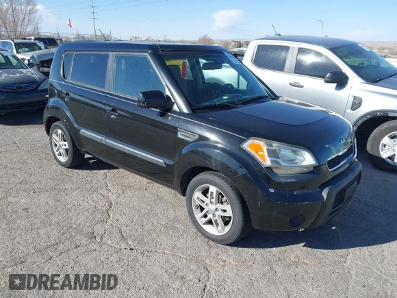 2011 Kia Soul + with VIN KNDJT2A21B7709831, listed as a IAAI auction lot 41685806 with 117,498 mi miles. Bid and sale history available at carsss.com. Image 1.