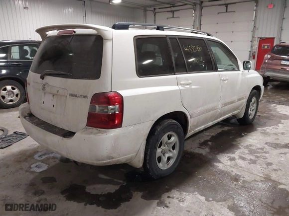 2007 Toyota Highlander with VIN JTEGD21AX70165811, listed as a IAAI auction lot 41582884 with 216,497 mi miles. Bid and sale history available at carsss.com. Image 4.