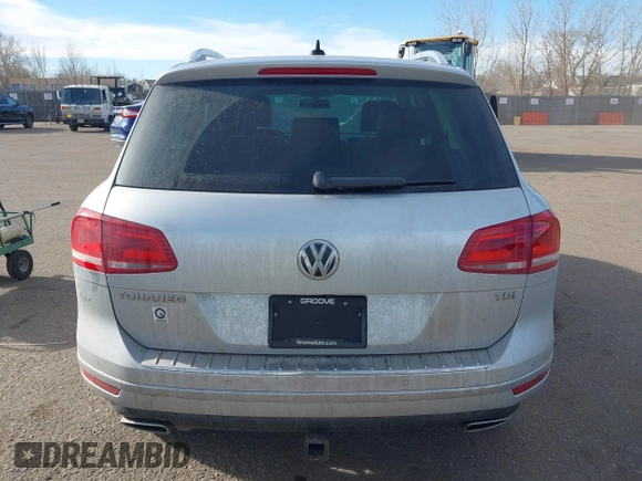 2015 Volkswagen Touareg Lux с VIN WVGEP9BP2FD001793, выставлен на аукционе IAAI как лот 41495609 с пробегом 138 239 миль миль и . История ставок и продаж доступна на DreamBid. Изображение 16.