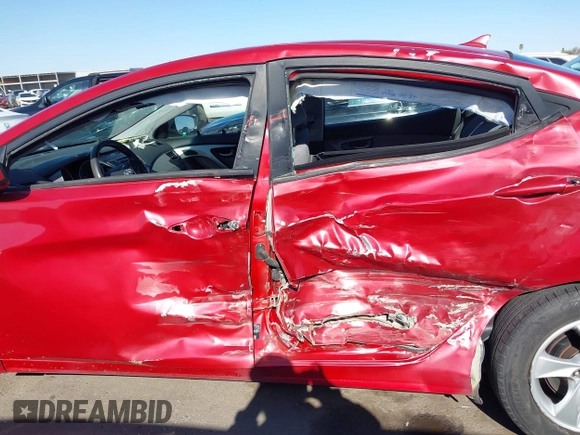 2014 Hyundai Elantra SE z VIN KMHDH4AE3EU215699, wystawiony jako IAAI lot #42096176 z przebiegiem 82 209 mil mil oraz . Historia ofert i sprzedaży dostępna na DreamBid. Obrazek 14.