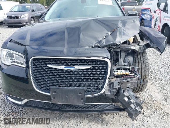 2018 Chrysler 300 Touring with VIN 2C3CCAAG0JH211402, listed as a IAAI auction lot 42081869 with 45,235 mi miles. Bid and sale history available at carsss.com. Image 6.