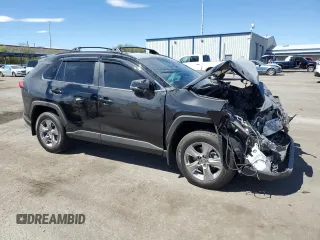 2024 Toyota RAV4 XLE with VIN 2T3P1RFV7RC462309, listed as a Copart auction lot 68385314 with 1,935 mi miles and Salvage Title. Bid and sale history available at carsss.com. Image 4.
