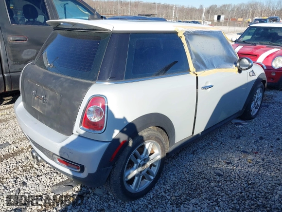 2011 MINI Hardtop S with VIN WMWSV3C53BTY20719, listed as a IAAI auction lot 41638652 with 100,791 mi miles and . Bid and sale history available at DreamBid. Image 4.