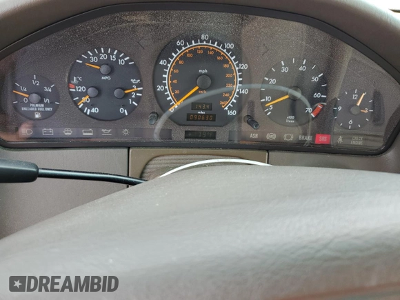1995 Mercedes-Benz S 320 z VIN WDBGA33E1SA256213, wystawiony jako Copart lot #81800594 z przebiegiem 90 630 mil mil oraz Szkoda całkowita • Salvage title. Historia ofert i sprzedaży dostępna na DreamBid. Obrazek 9.