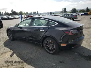 2020 Tesla Model 3 Standard Range Plus z VIN 5YJ3E1EA9LF606716, wystawiony jako Copart lot #52807955 z przebiegiem 40 393 mil mil oraz Szkoda całkowita • Salvage title. Historia ofert i sprzedaży dostępna na DreamBid. Obrazek 2.