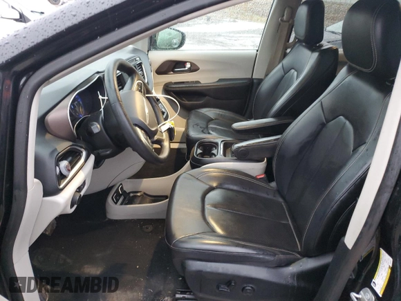 2020 Chrysler Voyager LXi z VIN 2C4RC1DG1LR156747, wystawiony jako Copart lot #80697024 z przebiegiem 118 093 mil mil oraz Nie do naprawy • Non repairable. Historia ofert i sprzedaży dostępna na DreamBid. Obrazek 7.