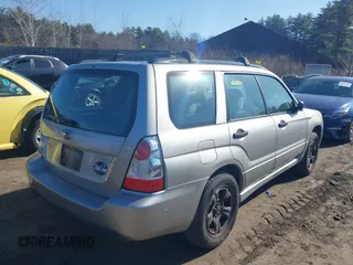 2006 Subaru Forester 2.5 X with VIN JF1SG63666H754415, listed as a IAAI auction lot 41790029 with 206,334 mi miles. Bid and sale history available at carsss.com. Image 4.