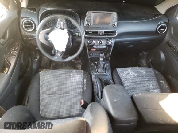 2021 Hyundai Kona SE z VIN KM8K1CAA8MU657962, wystawiony jako Copart lot #49320805 z przebiegiem 84 977 mil mil oraz Szkoda całkowita • Salvage title. Historia ofert i sprzedaży dostępna na DreamBid. Obrazek 8.