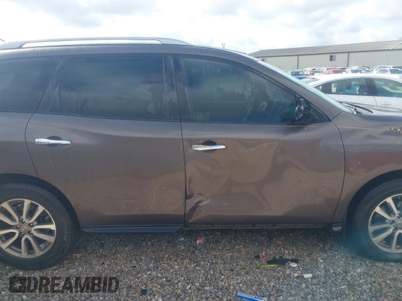 2015 Nissan Pathfinder S with VIN 5N1AR2MN0FC701622, listed as a IAAI auction lot 42243858 with 162,072 mi miles and . Bid and sale history available at DreamBid. Image 13.