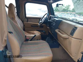 1997 Jeep Wrangler SE with VIN 1J4FY29P2VP446769, listed as a IAAI auction lot 42782194 with 98,352 mi miles and . Bid and sale history available at DreamBid. Image 5.