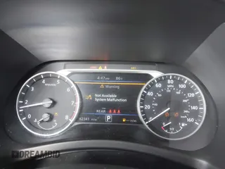 2022 Nissan Sentra SV z VIN 3N1AB8CV8NY318551, wystawiony jako IAAI lot #42397024 z przebiegiem 62 341 mil mil oraz . Historia ofert i sprzedaży dostępna na DreamBid. Obrazek 7.