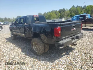 2015 GMC Sierra 3500HD Denali z VIN 1GT424E81FF535667, wystawiony jako Copart lot #52618325 z przebiegiem Nie podano mil oraz Tytuł czysty. Historia ofert i sprzedaży dostępna na DreamBid. Obrazek 2.