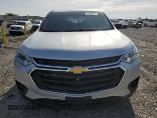 2021 Chevrolet Traverse LS z VIN 1GNERFKW9MJ226920, wystawiony jako Copart lot #53464255 z przebiegiem 75 609 mil mil oraz Szkoda całkowita • Salvage title. Historia ofert i sprzedaży dostępna na DreamBid. Obrazek 5.