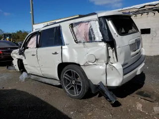 2015 GMC Yukon SLT with VIN 1GKS2BKC3FR143491, listed as a Copart auction lot 76062044 with Not Provided miles and Salvage Title. Bid and sale history available at carsss.com. Image 2.