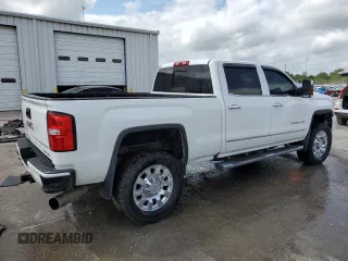 2016 GMC Sierra 2500HD Denali z VIN 1GT12UE84GF272949, wystawiony jako Copart lot #50641015 z przebiegiem 270 501 mil mil oraz Szkoda całkowita • Salvage title. Historia ofert i sprzedaży dostępna na DreamBid. Obrazek 3.