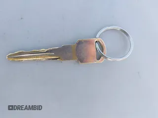 1986 Toyota Camry z VIN JT2SV16E1G0439200, wystawiony jako IAAI lot #42395141 z przebiegiem 159 698 mil mil oraz . Historia ofert i sprzedaży dostępna na DreamBid. Obrazek 11.