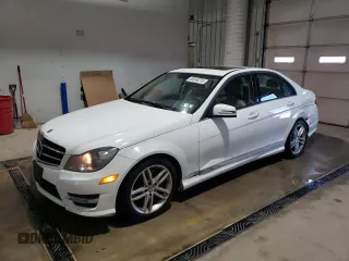 2014 Mercedes-Benz C 300 Sport z VIN WDDGF8AB6EG229735, wystawiony jako Copart lot #50934275 z przebiegiem 167 876 mil mil oraz Szkoda całkowita • Salvage title. Historia ofert i sprzedaży dostępna na DreamBid. Obrazek 1.