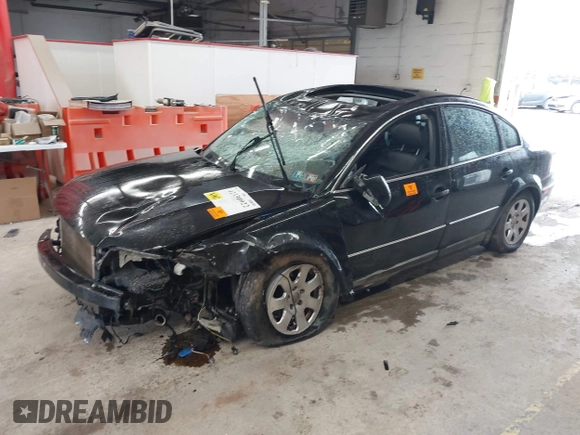 2005 Volkswagen Passat GLS with VIN WVWAD63B55P037732, listed as a IAAI auction lot 42330922 with 119,157 mi miles and . Bid and sale history available at DreamBid. Image 2.