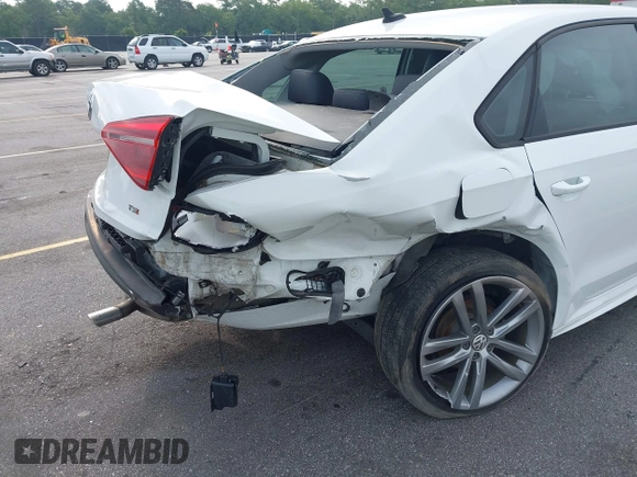 2018 Volkswagen Passat S z VIN 1VWAA7A39JC016259, wystawiony jako IAAI lot #42382550 z przebiegiem 89 143 mil mil oraz . Historia ofert i sprzedaży dostępna na DreamBid. Obrazek 18.
