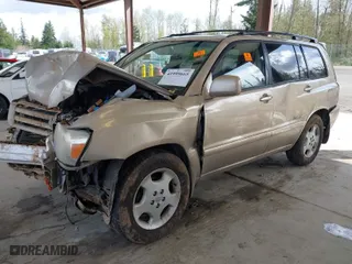 2007 Toyota Highlander w/3rd Row with VIN JTEEP21A070188206, listed as a IAAI auction lot 41999665 with 233,239 mi miles. Bid and sale history available at carsss.com. Image 2.