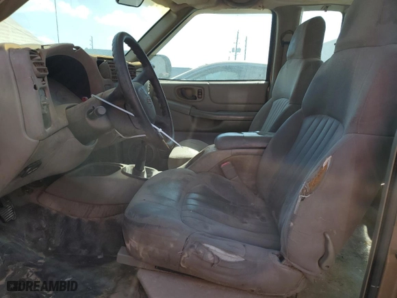 2003 Chevrolet S-10 LS with VIN 1GCCS19X038180860, listed as a Copart auction lot 53040135 with 285,083 mi miles and Salvage Title. Bid and sale history available at carsss.com. Image 7.