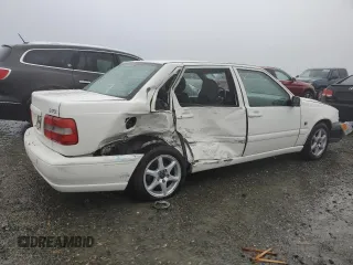 1999 Volvo S70 z VIN YV1LS55A2X2611694, wystawiony jako Copart lot #43749155 z przebiegiem 185 184 mil mil oraz Szkody całkowita. Historia ofert i sprzedaży dostępna na DreamBid. Obrazek 3.