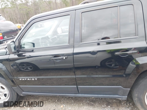 2016 Jeep Patriot Sport z VIN 1C4NJPBA9GD734320, wystawiony jako IAAI lot #41762036 z przebiegiem 121 945 mil mil oraz . Historia ofert i sprzedaży dostępna na DreamBid. Obrazek 13.