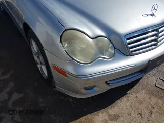 2007 Mercedes-Benz C 280 Luxury с VIN WDBRF92H67F898381, выставлен на аукционе IAAI как лот 41392493 с пробегом 147 331 миль миль и . История ставок и продаж доступна на DreamBid. Изображение 6.