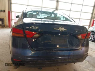 2022 Nissan Altima 2.5 S with VIN 1N4BL4BV6NN414593, listed as a IAAI auction lot 41717725 with 40,344 mi miles. Bid and sale history available at carsss.com. Image 17.