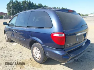 2005 Chrysler Town & Country LX with VIN 2C4GP44R45R232608, listed as a IAAI auction lot 42115292 with 145,502 mi miles. Bid and sale history available at carsss.com. Image 3.
