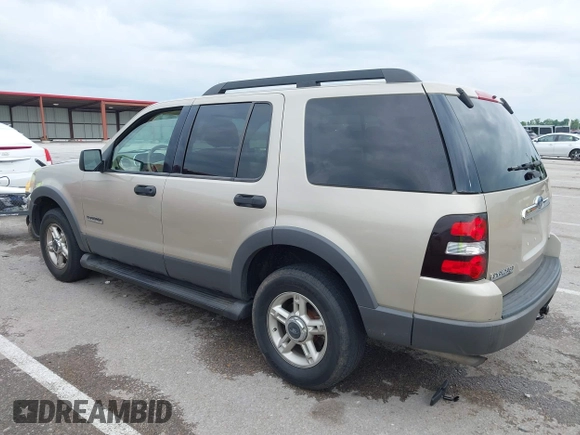2006 Ford Explorer XLT z VIN 1FMEU73E56UB74573, wystawiony jako IAAI lot #42383380 z przebiegiem 224 359 mil mil oraz . Historia ofert i sprzedaży dostępna na DreamBid. Obrazek 14.